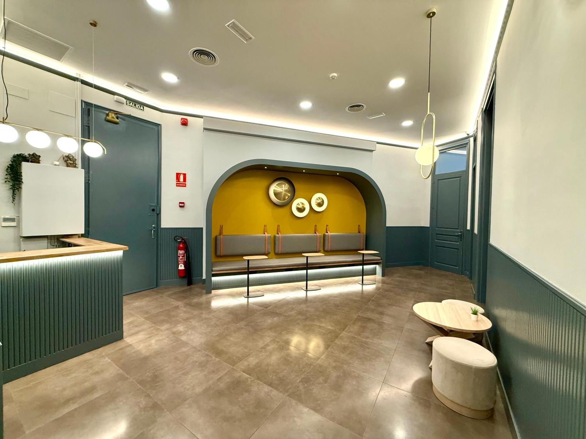 Hip Karma Hostel Барселона Экстерьер фото